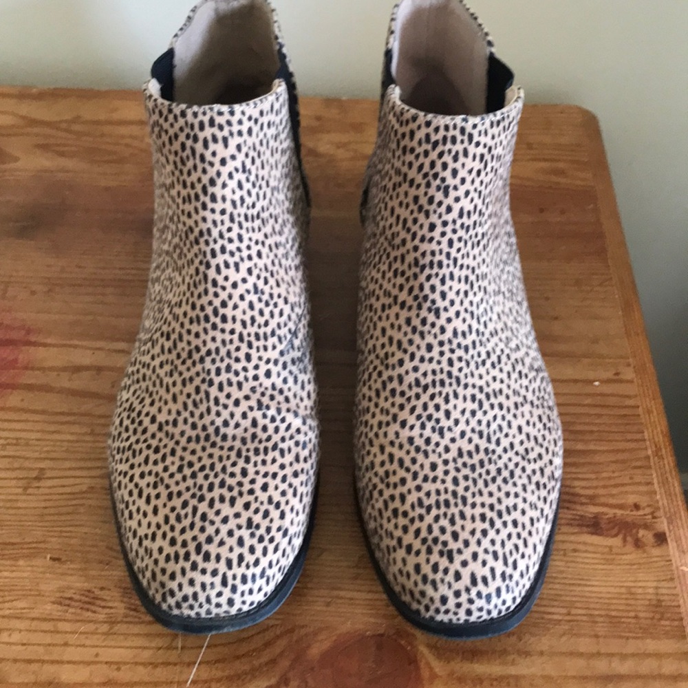 OldNavy size 8 printed bootie